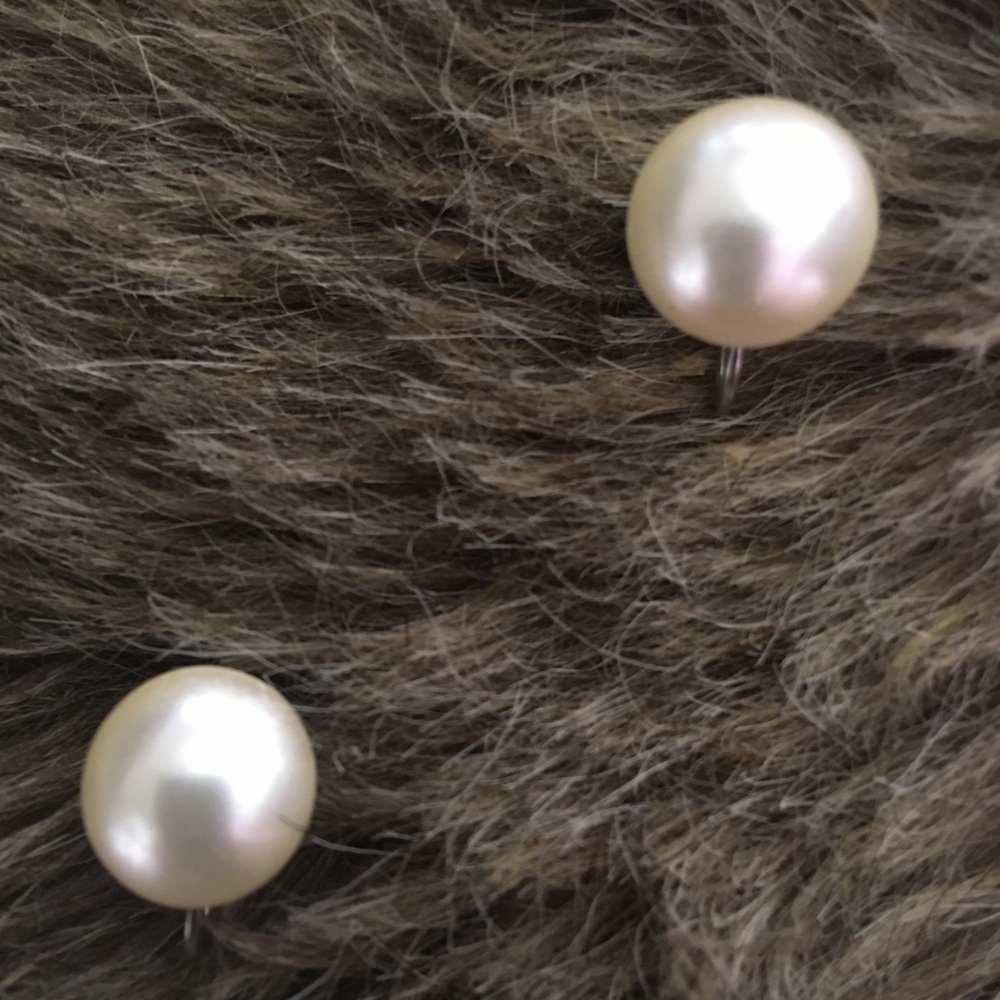Vintage 60s faux pearl screw back earrings